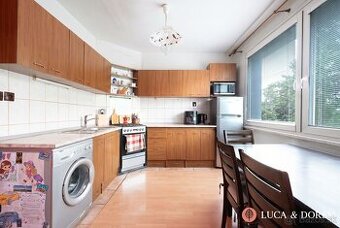 Na predaj | 2- izbový byt | Nová Dubnica | 58 m² | Zasklená 